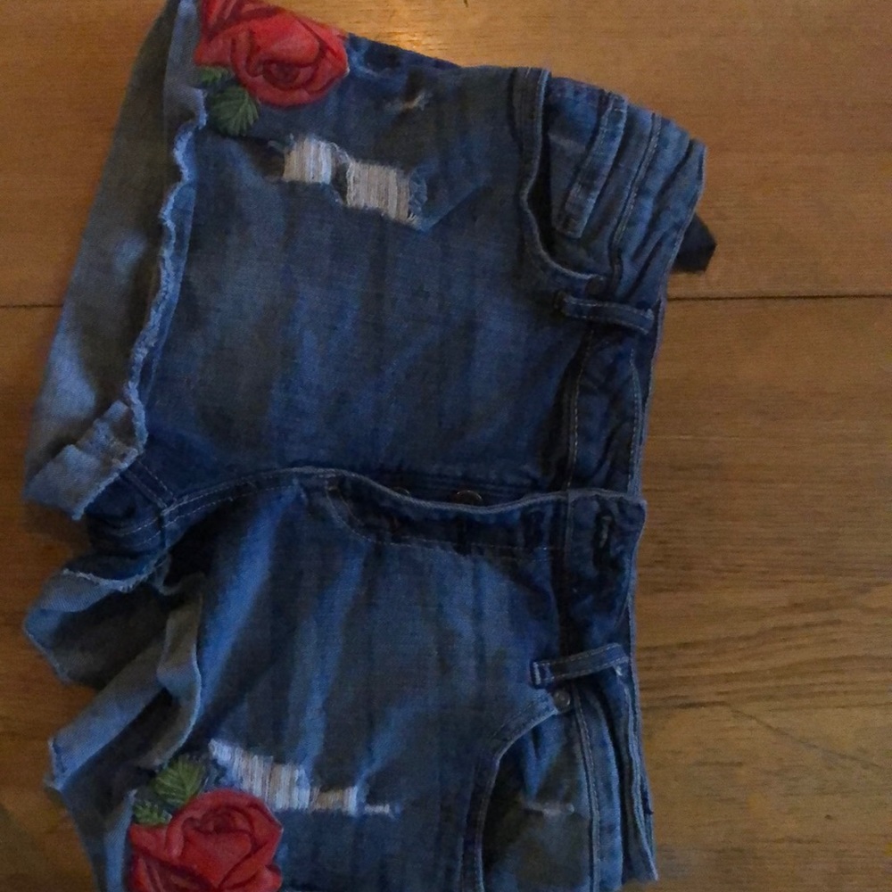 rose shorts